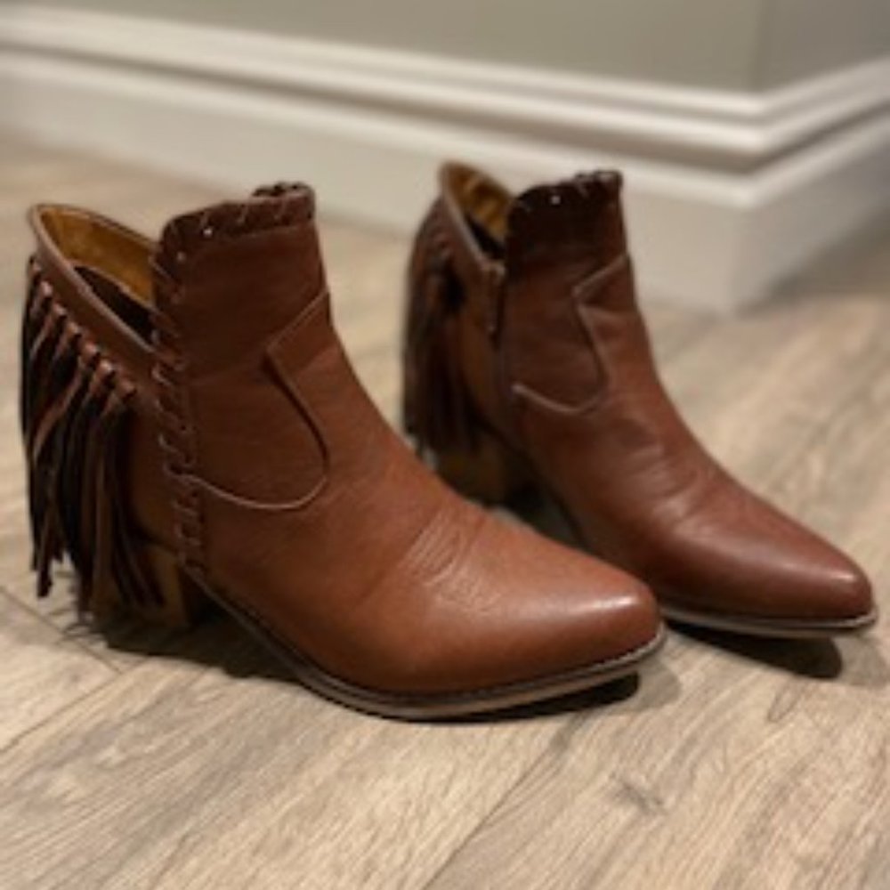 Natural Reflections Keykee Tassel Western Booties